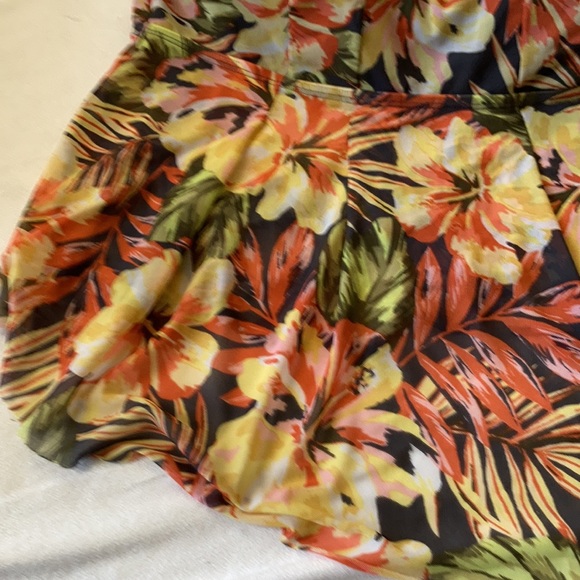 Kona Sol Plus size women swimwear top of two piece 18 W floral mesh built in bra - Picture 6 of 9